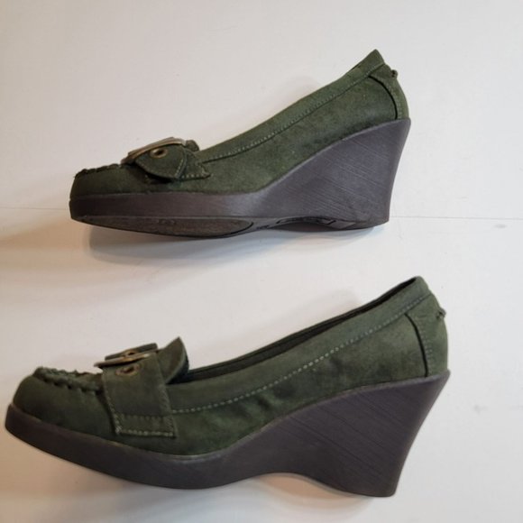 American Eagle Wedge Shoes, Women 6.5, Green Suede w/Buckle, 3" Wedge, EUC - Picture 5 of 13